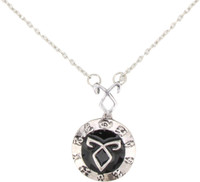 Access-o-risingg Pendants & Lockets