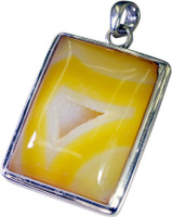 Riyo Pendants & Lockets