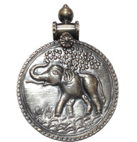 Jewels India Pendants & Lockets