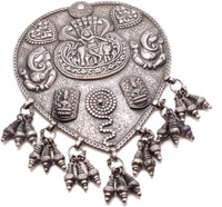 Jewels India Pendants & Lockets