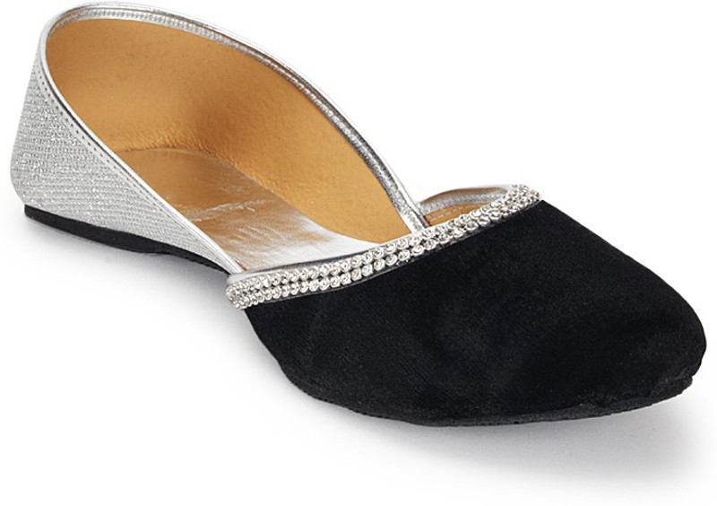 Paduki Ethnic Jutis(Black, Silver) RS.395 (47.00% Off) - Flipkart