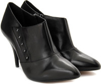Clarks Azizi Astra Women Boots(Black) RS.2799.00