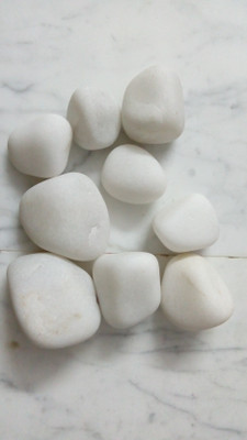 RM Marble 5Kg Unpolished 10-50mm White Pebbles For Garden Decor Regular Asymmetrical Marble Pebbles
